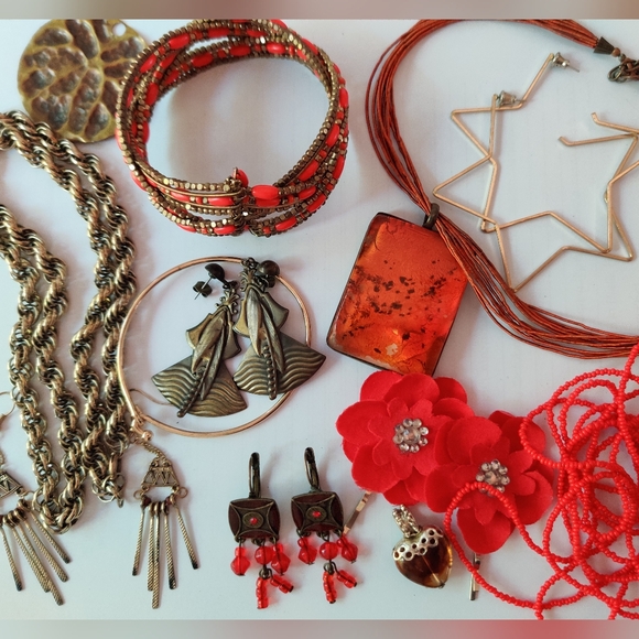 "Pretty in Red" Vintage Jewelry Bundle #12 - Picture 1 of 9